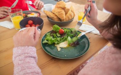 L&rsquo;art de manger des insectes: la tendance gastronomique durable qui fait le buzz